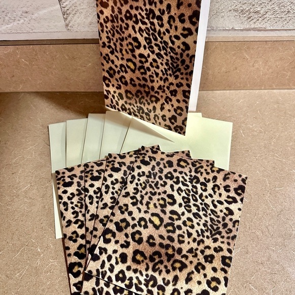 ONCE UPON A TIME, COSMETIC BAG & 3 PIECE STATIONARY SET. - Picture 7 of 9